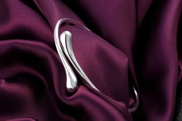 MONTE VITSO – Silver Drop Bracelet