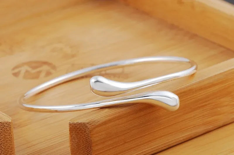 MONTE VITSO – Silver Drop Bracelet