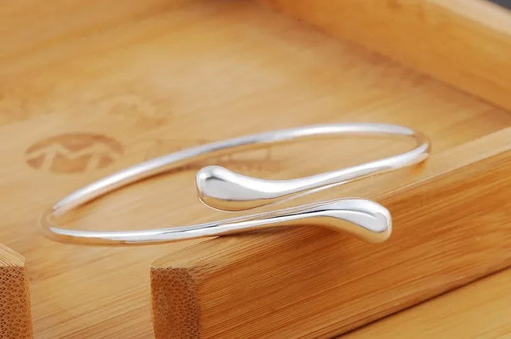 MONTE VITSO – Silver Drop Bracelet