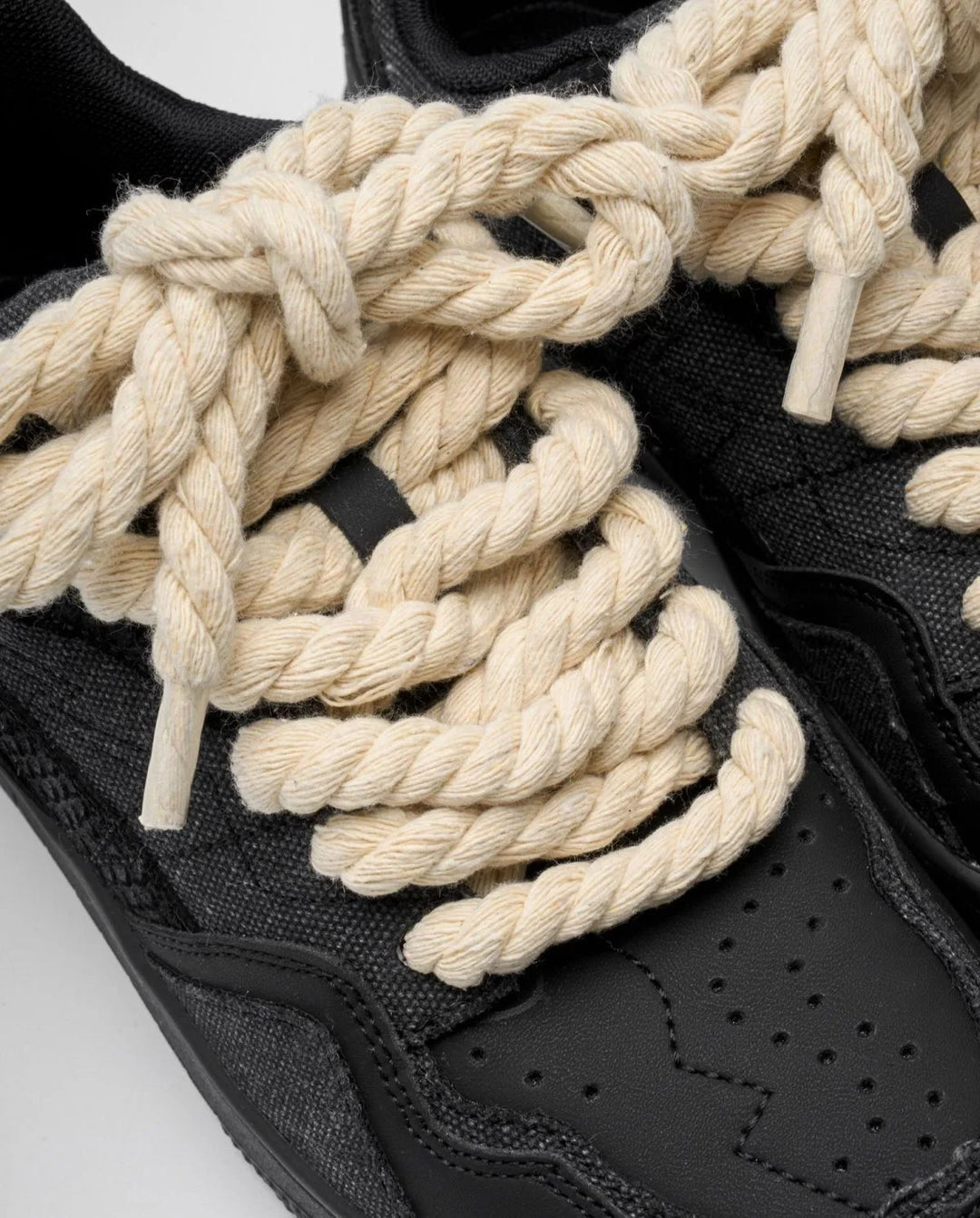 MONTE VITSO – Noir Rope Street Sneakers