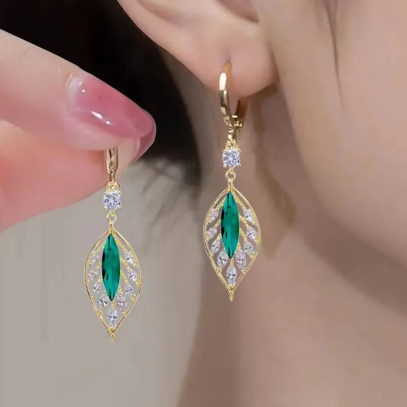 MONTE VITSO – Emerald Drop Earrings